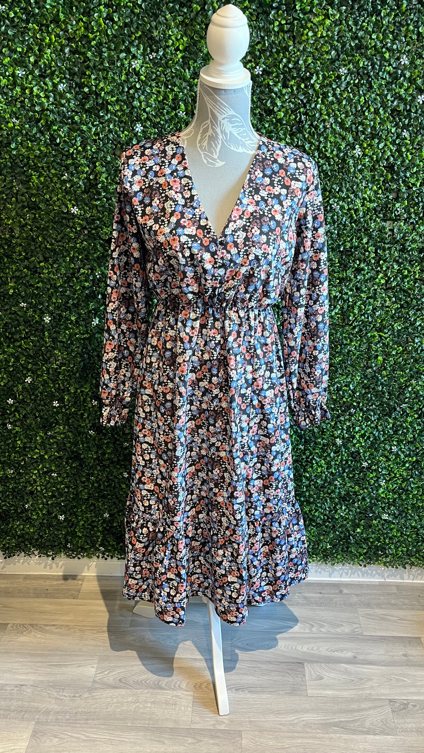 LONG SLEEVE FLORAL PRINT MIDI DRESS