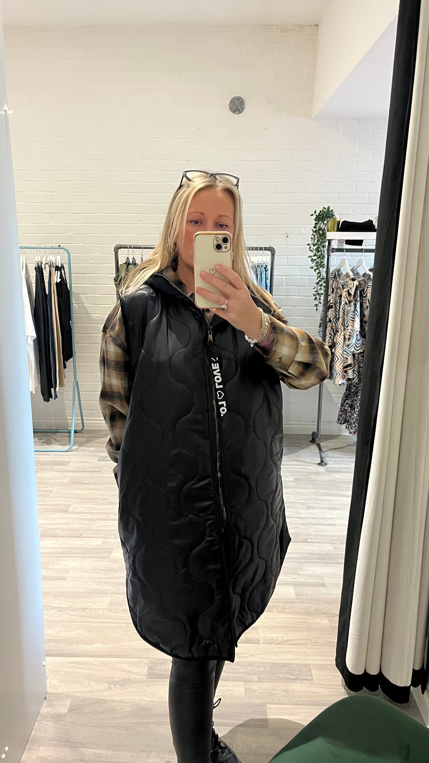 HOODED PUFFER GILET