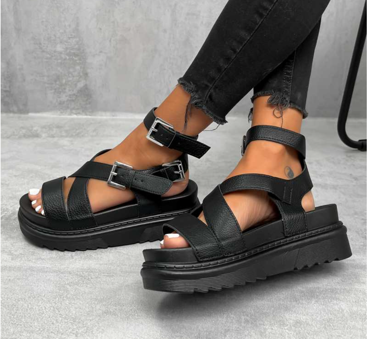 LOLA BLACK CHUNKY SANDAL